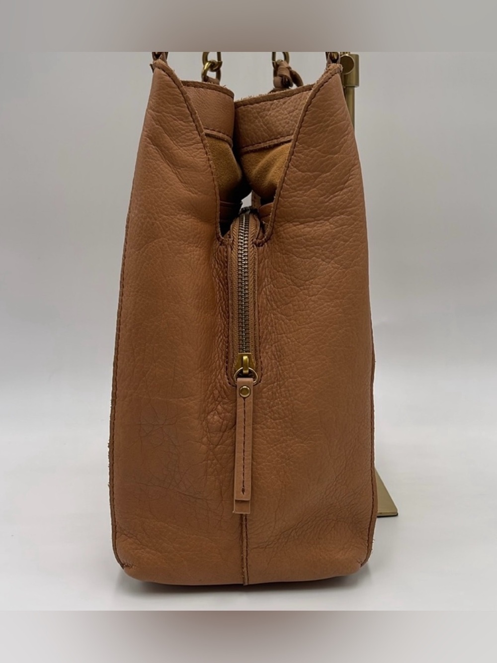 American Leather Co. Shoulder Bag - Caramel
Brown 100% Leather - Double Straps - Picture 9 of 15